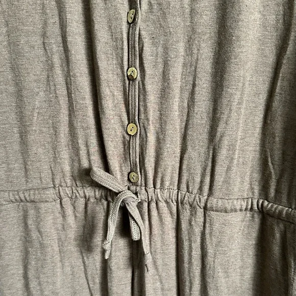 Tiny button apparel jumpsuit - Picture 3 of 3